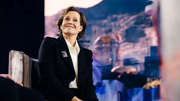Sigourney Weaver ใน Star Wars: The Mandalorian & Grogu